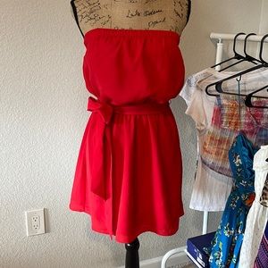 Red Express brand strapless mini dress WITH POCKETS. size small